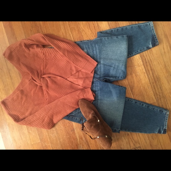 Mom Jeans - Picture 4 of 5